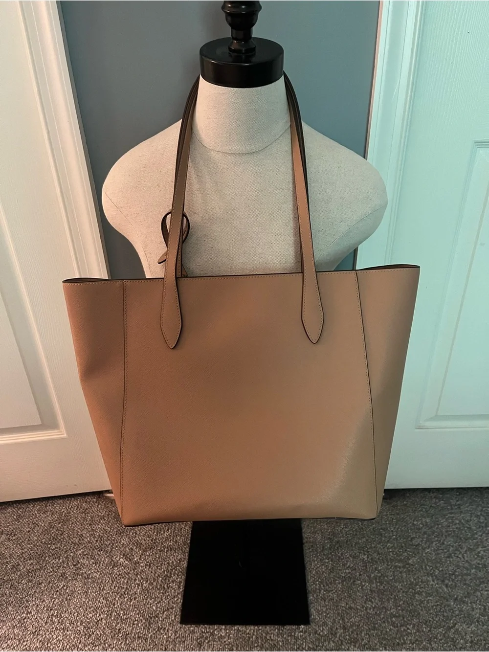Kate Spade New York Dana Tote in Textured Warm Beige Finish. New without tags